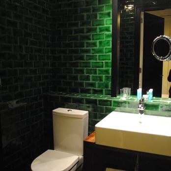 Praktik Rambla - green bathroom - Hotels Near Me - Barcelona, B Praktik Rambla - green bathroom - Hotels Near Me - Barcelona, B