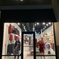VINTAGE COTTON - Storefront @ Night