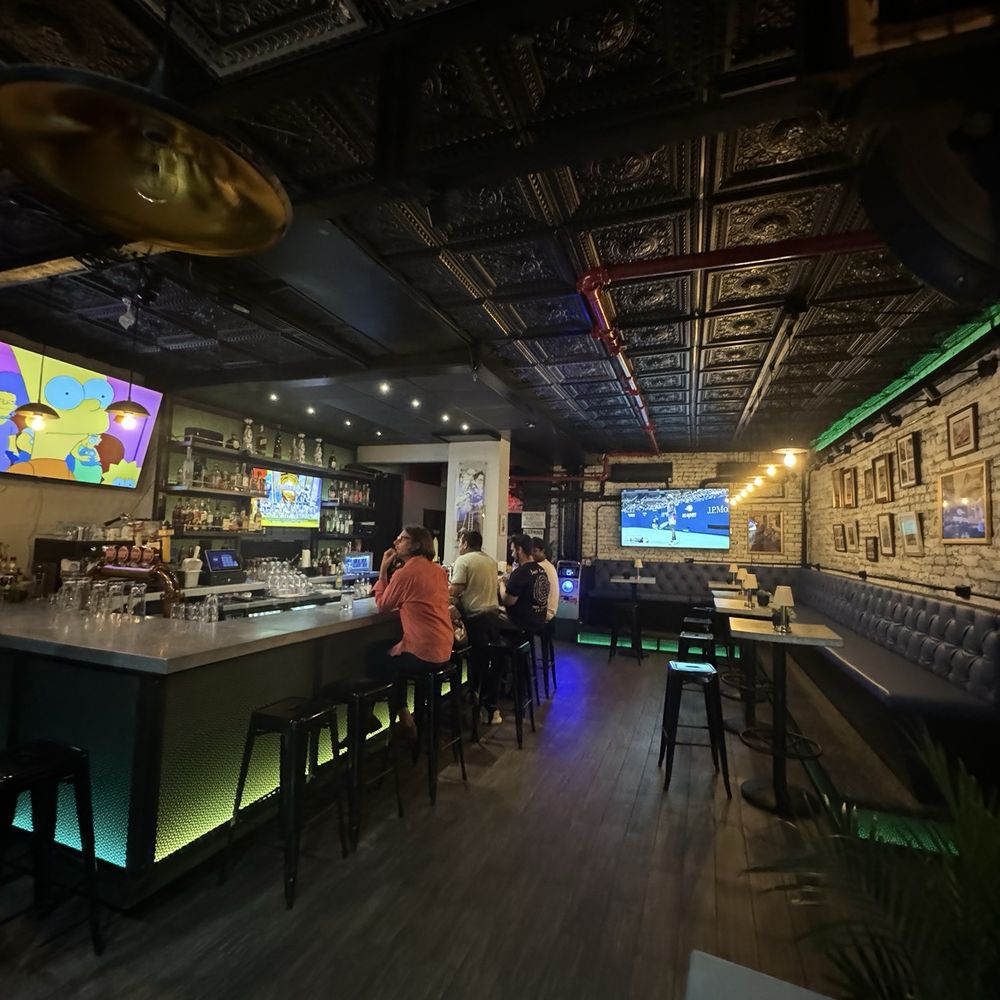House Watch - Bars Near Me - New York, New York House Watch - Bars Near Me - New York, New York