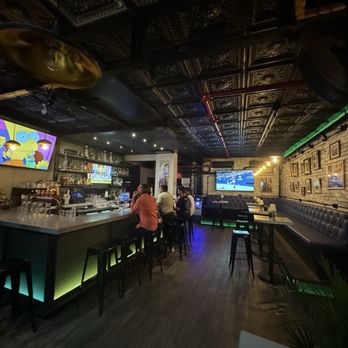 House Watch - Bars Near Me - New York, New York House Watch - Bars Near Me - New York, New York