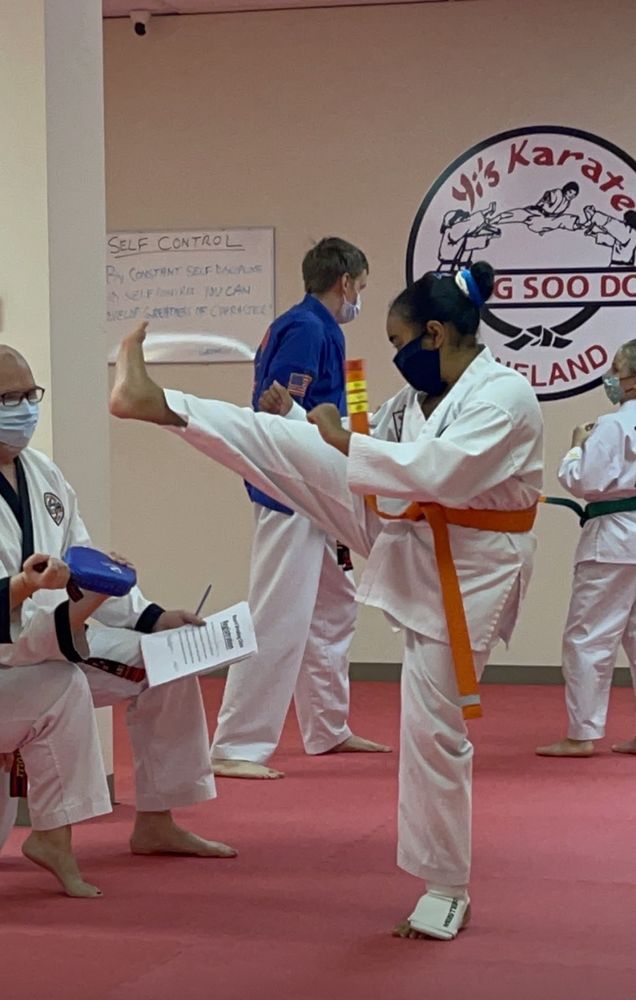Yi's Karate of Vineland Logo