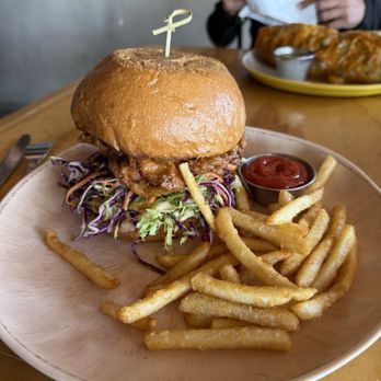 Toast Kitchen & Bakery - Fried Chicken Sandwich - Breakfast & Brunch Near Me - Costa Mesa, California Toast Kitchen & Bakery - Fried Chicken Sandwich - Breakfast & Brunch Near Me - Costa Mesa, California