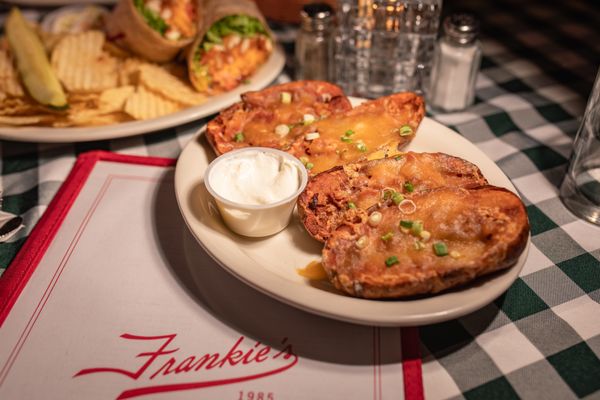 Frankie's Bar & Grill by null