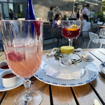 Del Mar - Sangria and oysters - Spanish Near Me - Washington, DC, District of Columbia
