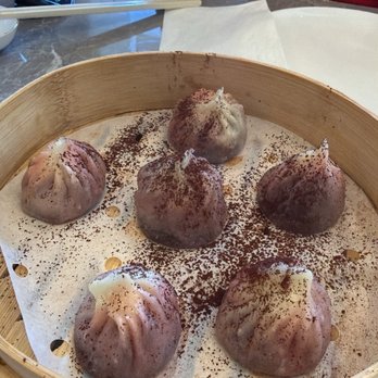 Yum Long - Chocolate Strawberry Xiao Long Bao(6) - Chinese Near Me - Monterey Park, California Yum Long - Chocolate Strawberry Xiao Long Bao(6) - Chinese Near Me - Monterey Park, California