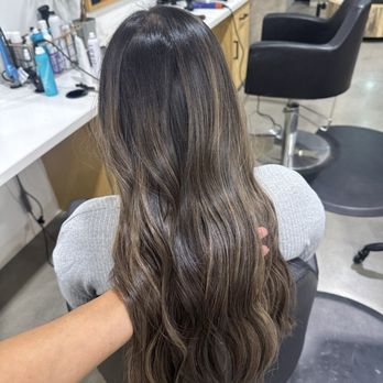 La Dama Salon - Balayage, Cut & Style - Hair Salons Near Me - Fresno, California