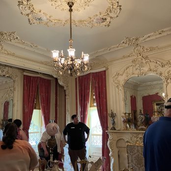 The Captain Frederick Pabst Mansion - Museums Near Me - Milwaukee, Wisconsin