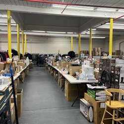 Supreme Discount Warehouse - General merchandise for home, bath and kitchen.