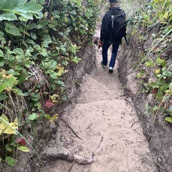 Hobbit Beach Trailhead - Beaches Near Me