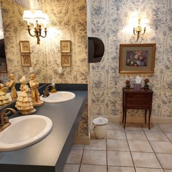 Fitzgerald Southwood Colonial Chapel - Restroom