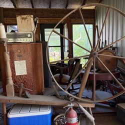 P & J's Plantiques - Walking spinning wheel (for sale)