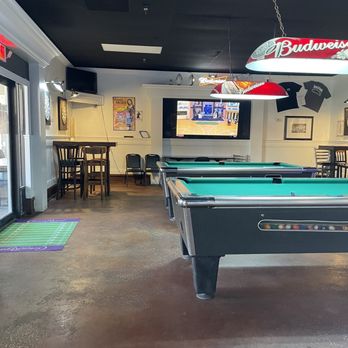 Tampa Tap Room - Billiard room - Sports Bars Near Me - Tampa, Florida Tampa Tap Room - Billiard room - Sports Bars Near Me - Tampa, Florida