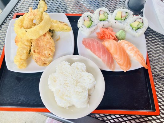 Thaijindesu Thai and Sushi Bar by null
