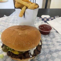 Lili’s Grill - Home Burger!!