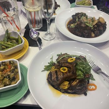 Hillside Social - My two meals (don't judge me lol) .. lamb chops , and oxtails , asparagus and okra & tomatoes... absolutely YUMMY=EVERYTHING!! - American Near Me - Cedar Hill, Texas
