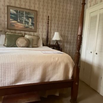 Crystal River Inn - Medina room - Hotels Near Me - San Marcos, Texas Crystal River Inn - Medina room - Hotels Near Me - San Marcos, Texas