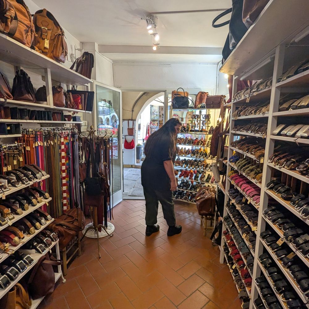 TOP 10 BEST Leather Goods near Follonica, Grosseto, Italy - Updated 2025 -  Yelp, image size:1000x1000