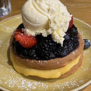 zenith Brunch And Cocktails - Mixed berry pancakes zenith Brunch And Cocktails - Mixed berry pancakes