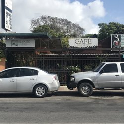 Café del Puerto - Great breakfast and breads!