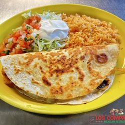 Los Compadres Mexican Restaurant - Quesadilla especial