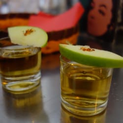 La Rebonita - Chupitos de mezcal