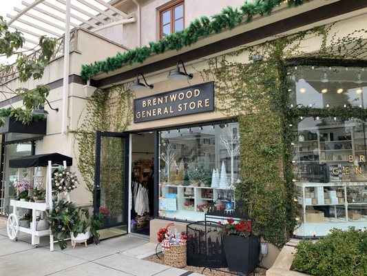 Brentwood General Store by null