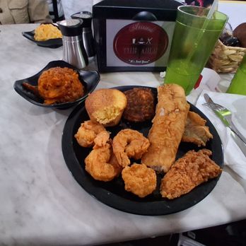 Around The Table - Soul Food Near Me - Ashland, Virginia