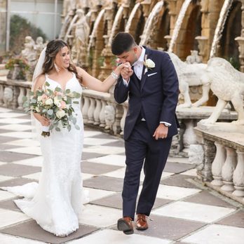 Kapok Special Events Center - Bride and groom - Venues & Event Spaces Near Me - Clearwater, Florida Kapok Special Events Center - Bride and groom - Venues & Event Spaces Near Me - Clearwater, Florida