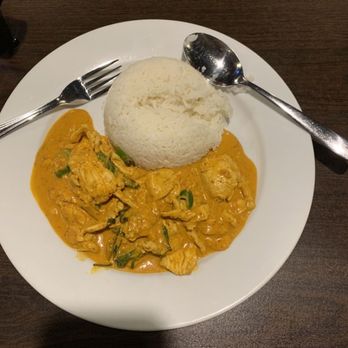 Chada Thai Traditional Taste - Chicken curry with Serrano peppers - Thai Near Me - Cedar Park, Texas Chada Thai Traditional Taste - Chicken curry with Serrano peppers - Thai Near Me - Cedar Park, Texas
