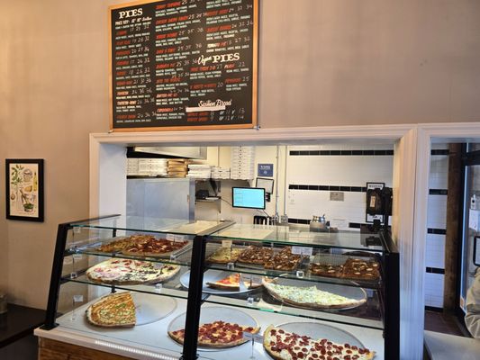 Bellucci Pizza by null