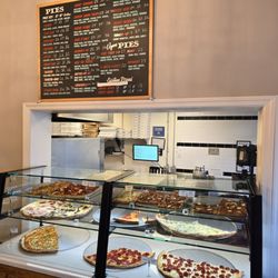 Bellucci Pizza - Pizza display at Bellucci Pizza