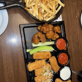 TGI Fridays Tysons Corner - Mozzarella Sticks Platter Basket Of Fries Boneless Wings - American Near Me - Mclean, Virginia TGI Fridays Tysons Corner - Mozzarella Sticks Platter Basket Of Fries Boneless Wings - American Near Me - Mclean, Virginia