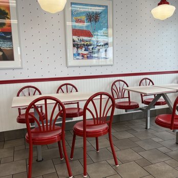 In-N-Out Burger - Dining area - Burgers Near Me - Rialto, California