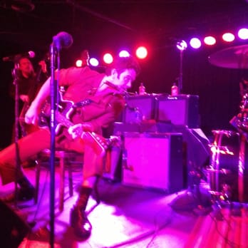 Strummer's - G. Love & Special Sauce at Strummer's in Fresno, CA 03/23/2014 - Music Venues Near Me - Fresno, California Strummer's - G. Love & Special Sauce at Strummer's in Fresno, CA 03/23/2014 - Music Venues Near Me - Fresno, California