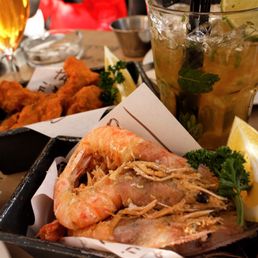 Lightly fried large prawns