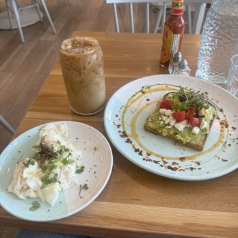 Bluestone Lane Manhattan Beach Café - Avocado Smash Iced Latte - Coffee & Tea Near Me - Manhattan Beach, California Bluestone Lane Manhattan Beach Café - Avocado Smash Iced Latte - Coffee & Tea Near Me - Manhattan Beach, California