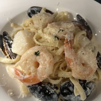 42nd Street Bar and Grill - Seafood pasta (mussels, shrimp and scallops) - New American Near Me - Myrtle Beach, South Carolina 42nd Street Bar and Grill - Seafood pasta (mussels, shrimp and scallops) - New American Near Me - Myrtle Beach, South Carolina
