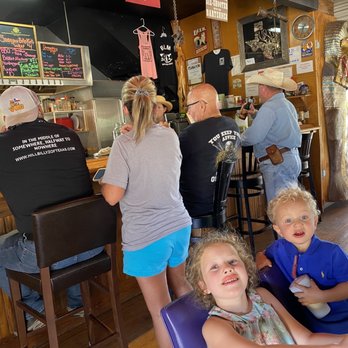 Hillbillyz - New American Near Me - Boerne, Texas