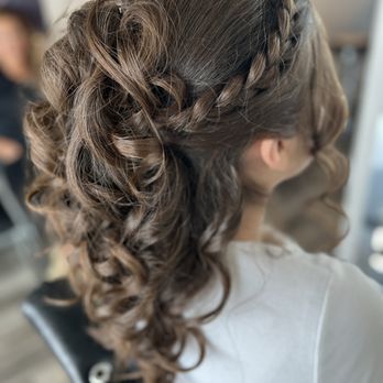 Bee Beautiful - Quinceañera Hairstyle - Eyebrow Services Near Me - Houston, Texas Bee Beautiful - Quinceañera Hairstyle - Eyebrow Services Near Me - Houston, Texas