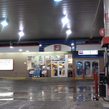 Speedway - a gas station at night - Gas Stations Near Me - Springfield, Ohio
