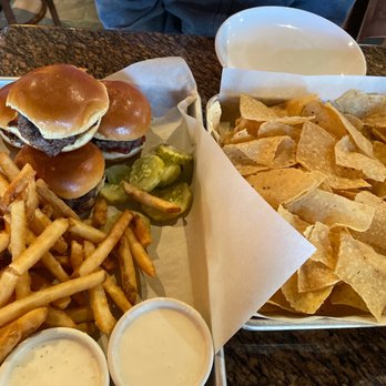 BJ's Restaurant & Brewhouse - Happy hour sliders and chips with guacamole - Breweries Near Me - Carlsbad, California