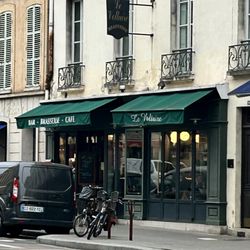Le Voltaire - Front of store