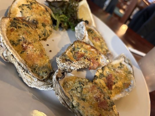 Beamie's At the River by null