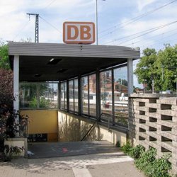 Bahnhof Waren/Müritz - Hier geht es von der Altstadt zur Bahn durch den Gruseltunnel.