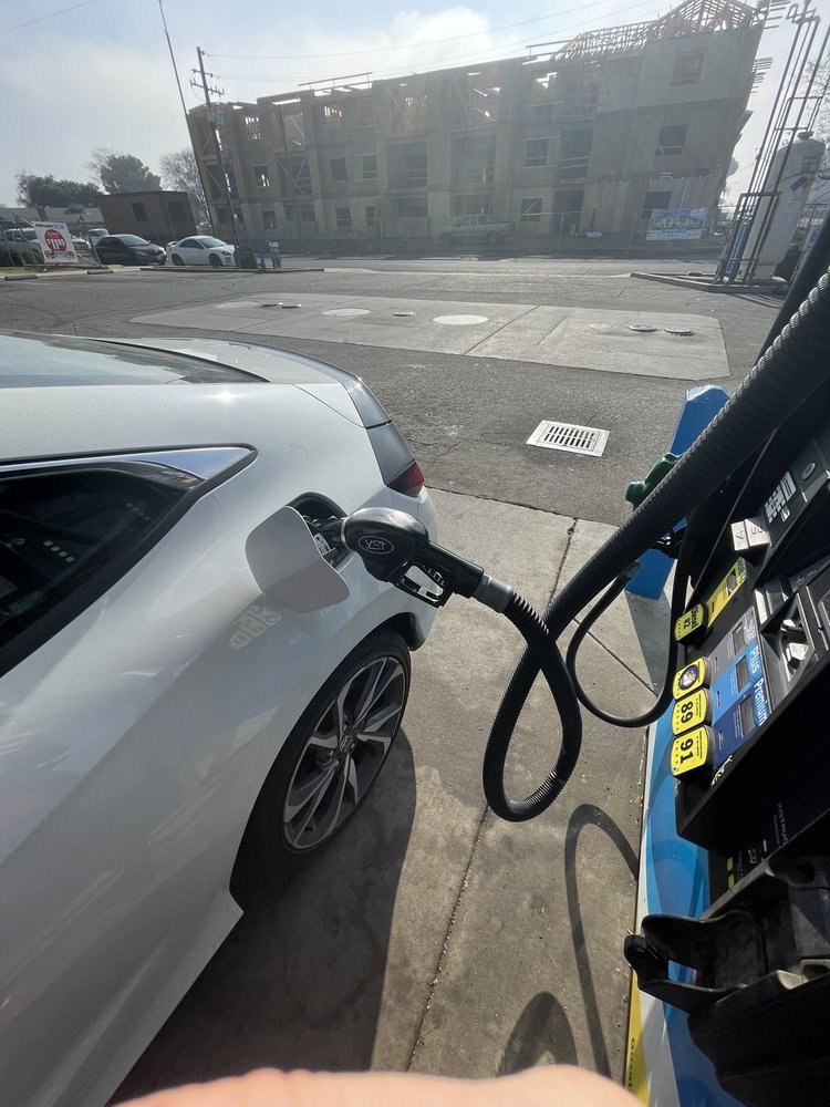 VALERO 798 W Gettysburg Ave, Clovis, California Gas Stations