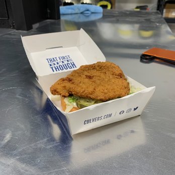 Culver's - Chicken sandwich missing bun - Fast Food Near Me - Mooresville, North Carolina