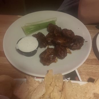 Applebee's Grill + Bar - Boneless Wings honey BBQ - American Near Me - Plymouth, Minnesota Applebee's Grill + Bar - Boneless Wings honey BBQ - American Near Me - Plymouth, Minnesota