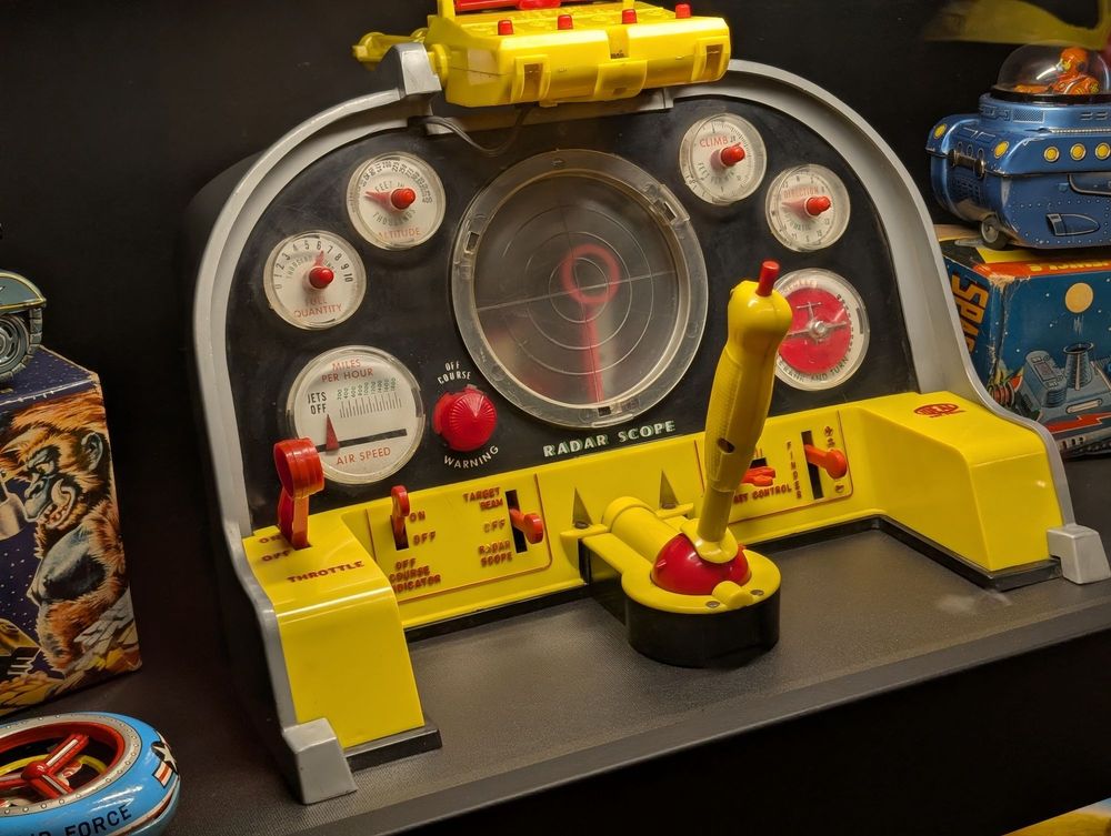 Social spots from Roswell Space Toy Museum