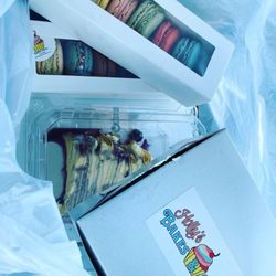 Holly’s Bakes & Cakes