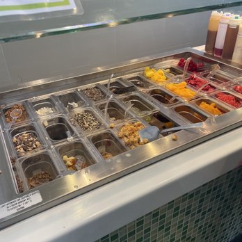 Yogurtland - Topping section - Ice Cream & Frozen Yogurt Near Me - Avondale, Arizona